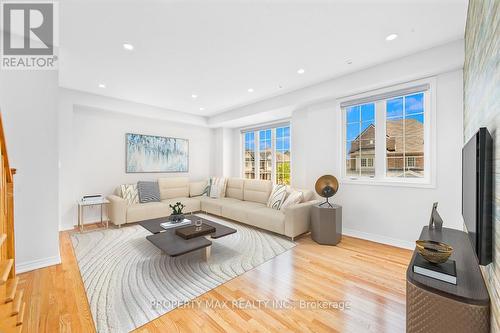 20 Toulouse Court, Markham, ON - Indoor Photo Showing Living Room