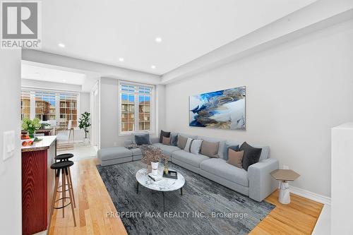 20 Toulouse Court, Markham, ON - Indoor Photo Showing Living Room