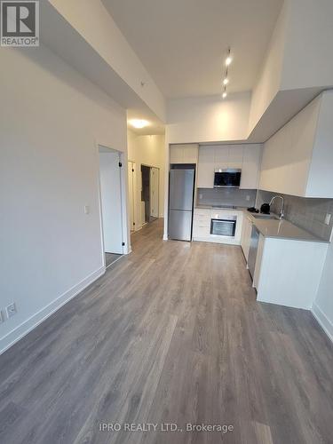 354 - 2485 Taunton Road W, Oakville, ON - Indoor Photo Showing Kitchen