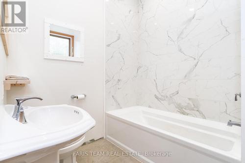 2576 Champlain Road, Tiny, ON - Indoor Photo Showing Bathroom