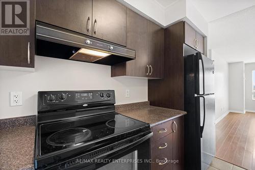 1210 - 61 Heintzman Street, Toronto, ON - Indoor Photo Showing Kitchen