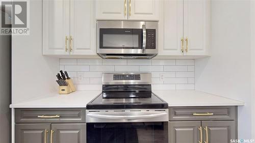 5438 Primrose Green Drive E, Regina, SK - Indoor Photo Showing Kitchen