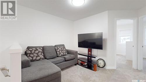 5438 Primrose Green Drive E, Regina, SK - Indoor Photo Showing Living Room