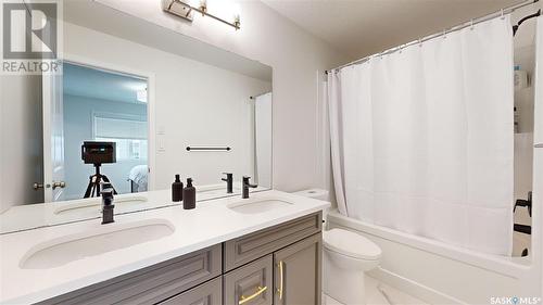 5438 Primrose Green Drive E, Regina, SK - Indoor Photo Showing Bathroom