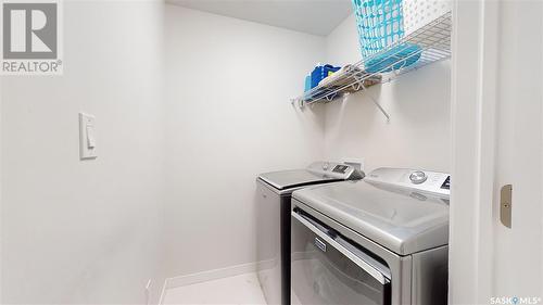 5438 Primrose Green Drive E, Regina, SK - Indoor Photo Showing Laundry Room