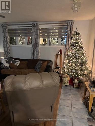 2 Erickson Avenue, Kapuskasing, ON - Indoor Photo Showing Living Room