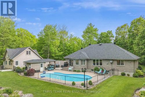 37 O'Donnell Court, Penetanguishene, ON - Outdoor With In Ground Pool With Backyard