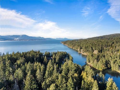 808 Rainbow Rd, Salt Spring, BC 