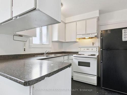 158 Rodda Blvd, Toronto, ON - Indoor Photo Showing Kitchen With Double Sink