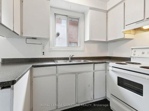 158 Rodda Blvd, Toronto, ON - Indoor Photo Showing Kitchen With Double Sink