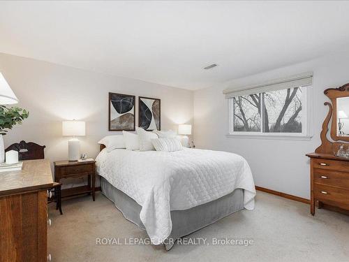 116 Tyson Dr, East Gwillimbury, ON - Indoor Photo Showing Bedroom