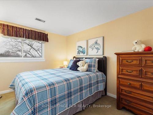 116 Tyson Dr, East Gwillimbury, ON - Indoor Photo Showing Bedroom