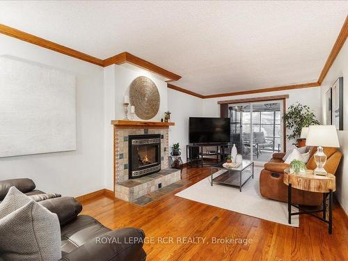 116 Tyson Dr, East Gwillimbury, ON - Indoor Photo Showing Living Room With Fireplace