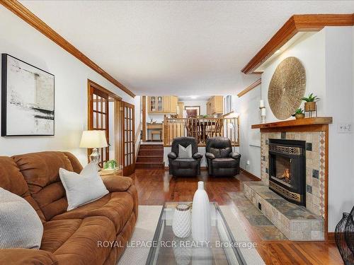 116 Tyson Dr, East Gwillimbury, ON - Indoor Photo Showing Living Room With Fireplace