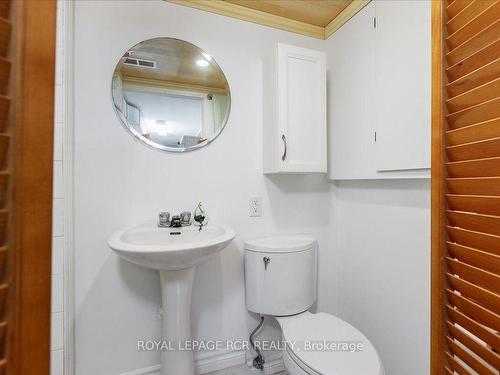 116 Tyson Dr, East Gwillimbury, ON - Indoor Photo Showing Bathroom