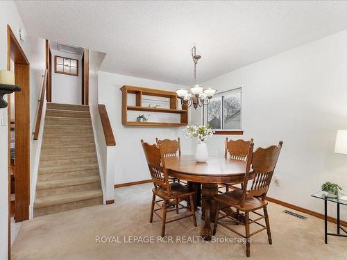 116 Tyson Dr, East Gwillimbury, ON - Indoor Photo Showing Dining Room