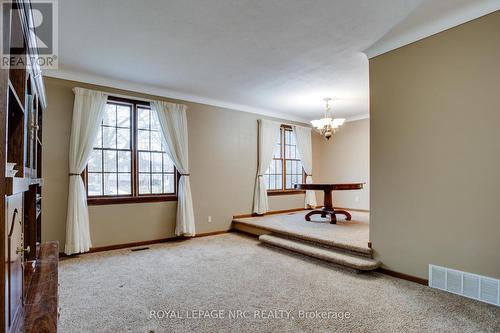 7061 Dolphin Street, Niagara Falls (212 - Morrison), ON - Indoor Photo Showing Other Room