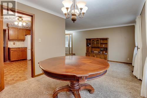 7061 Dolphin Street, Niagara Falls (212 - Morrison), ON - Indoor Photo Showing Dining Room