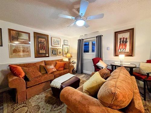 3 Cedar Walk, Marathon, ON - Indoor Photo Showing Living Room