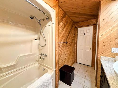 3 Cedar Walk, Marathon, ON - Indoor Photo Showing Bathroom