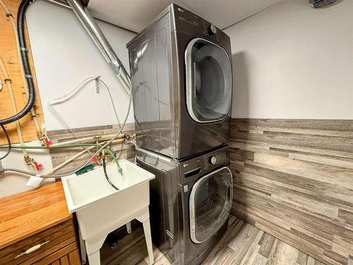 3 Cedar Walk, Marathon, ON - Indoor Photo Showing Laundry Room