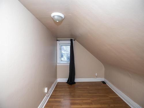 406 Synidcate Avenue N, Thunder Bay, ON - Indoor Photo Showing Other Room