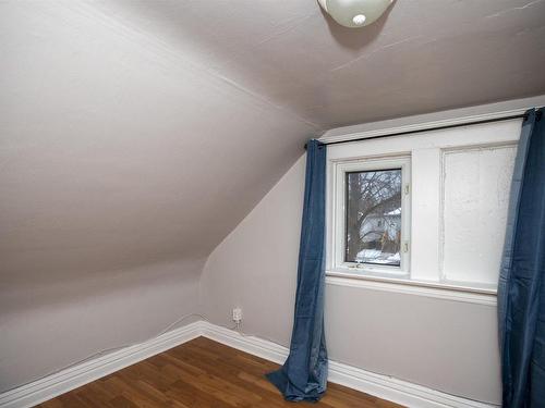 406 Synidcate Avenue N, Thunder Bay, ON - Indoor Photo Showing Other Room