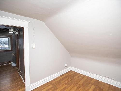 406 Synidcate Avenue N, Thunder Bay, ON - Indoor Photo Showing Other Room