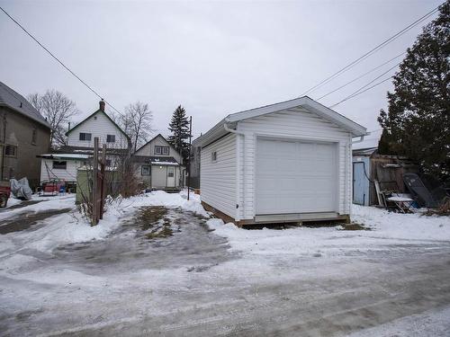 406 Synidcate Avenue N, Thunder Bay, ON - Outdoor