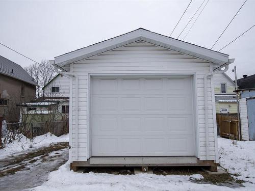 406 Synidcate Avenue N, Thunder Bay, ON - Outdoor With Exterior