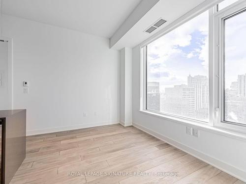 1701-11 Yorkville Ave, Toronto, ON - Indoor Photo Showing Other Room