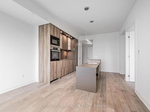 1701-11 Yorkville Ave, Toronto, ON - Indoor Photo Showing Kitchen