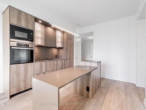 1701-11 Yorkville Ave, Toronto, ON - Indoor Photo Showing Kitchen