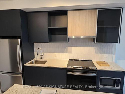 Ph19-395 Dundas St W, Oakville, ON - Indoor Photo Showing Kitchen