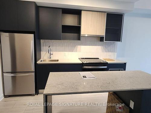 Lph 02-395 Dundas St W, Oakville, ON - Indoor Photo Showing Kitchen