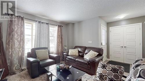 5238 Mitchinson Way, Regina, SK - Indoor Photo Showing Living Room