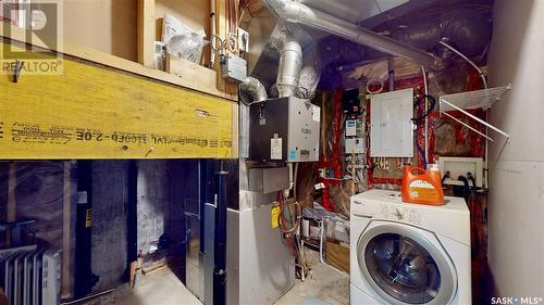 5238 Mitchinson Way, Regina, SK - Indoor Photo Showing Laundry Room