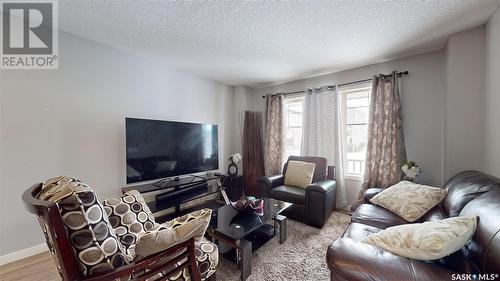 5238 Mitchinson Way, Regina, SK - Indoor Photo Showing Living Room