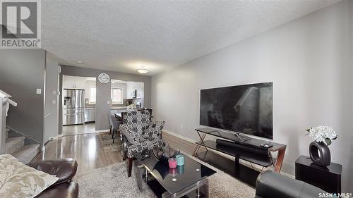 5238 Mitchinson Way, Regina, SK - Indoor Photo Showing Living Room