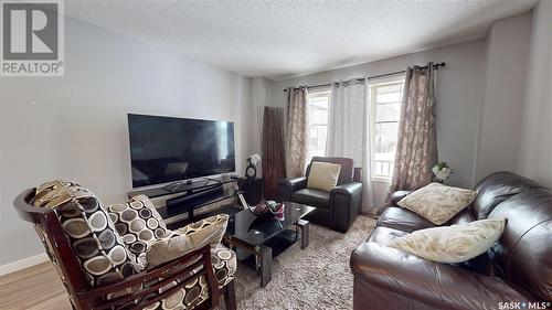 5238 Mitchinson Way, Regina, SK - Indoor Photo Showing Living Room