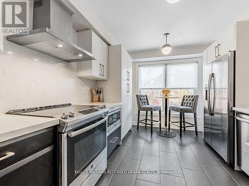 48 Wyatt Lane, Aurora, ON - Indoor Photo Showing Kitchen With Stainless Steel Kitchen With Upgraded Kitchen