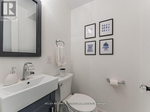 48 Wyatt Lane, Aurora, ON - Indoor Photo Showing Bathroom