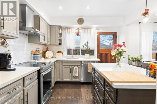 7 North Heights Road, Toronto, ON - Indoor Photo Showing Kitchen