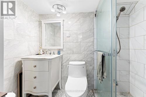 7 North Heights Road, Toronto, ON - Indoor Photo Showing Bathroom