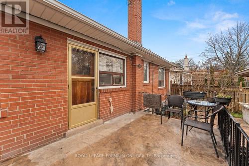 7 North Heights Road, Toronto, ON - Outdoor With Exterior