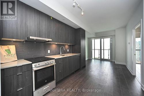 1703 - 4130 Parkside Village Drive, Mississauga, ON - Indoor Photo Showing Kitchen With Upgraded Kitchen