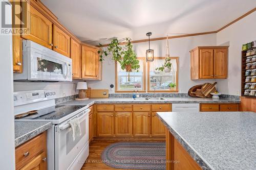 54074 Best Line, Aylmer, ON - Indoor Photo Showing Kitchen