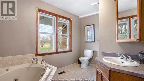 543 Texas, Amherstburg, ON - Indoor Photo Showing Bathroom