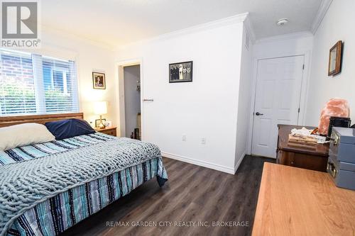 3951 Durban Lane, Lincoln (980 - Lincoln-Jordan/Vineland), ON - Indoor Photo Showing Bedroom