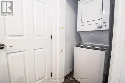 3951 Durban Lane, Lincoln (980 - Lincoln-Jordan/Vineland), ON - Indoor Photo Showing Laundry Room